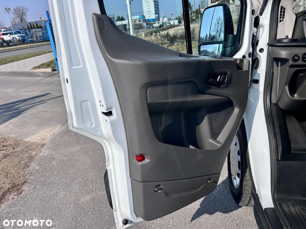 Ford Transit - 12