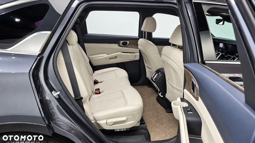 Kia Sorento - 16