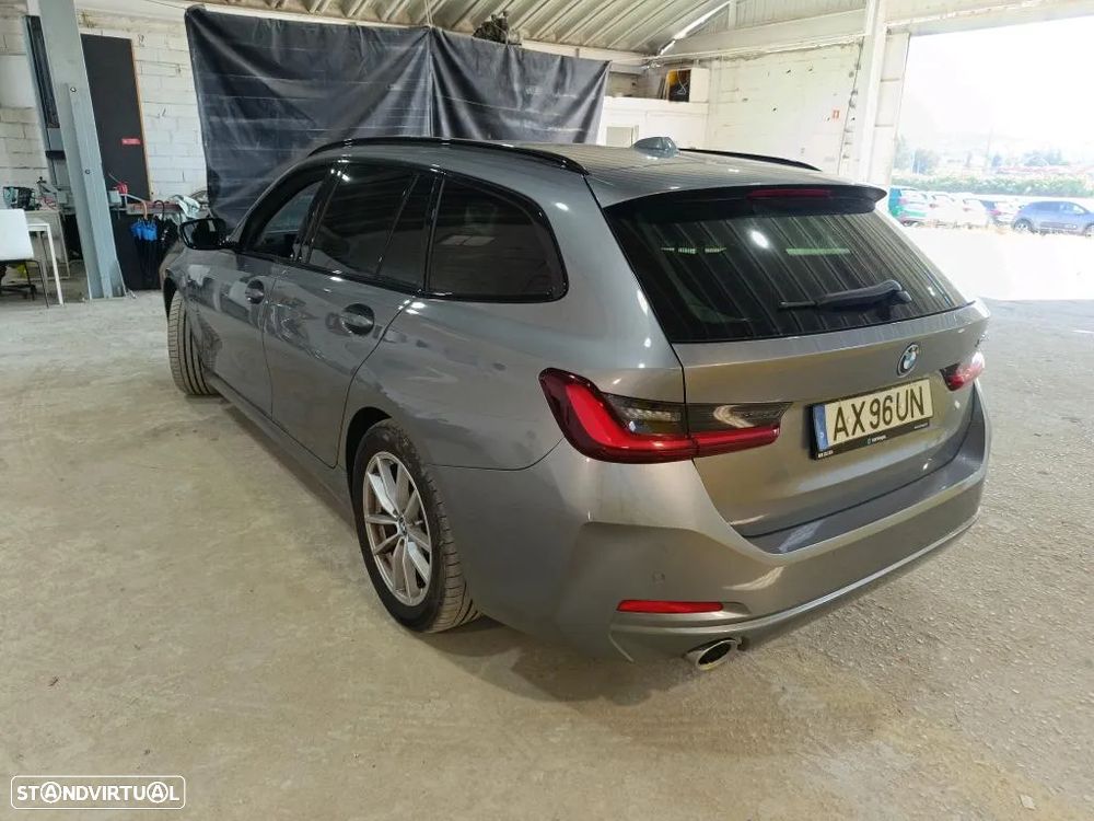 BMW 330 e Touring Auto - 2