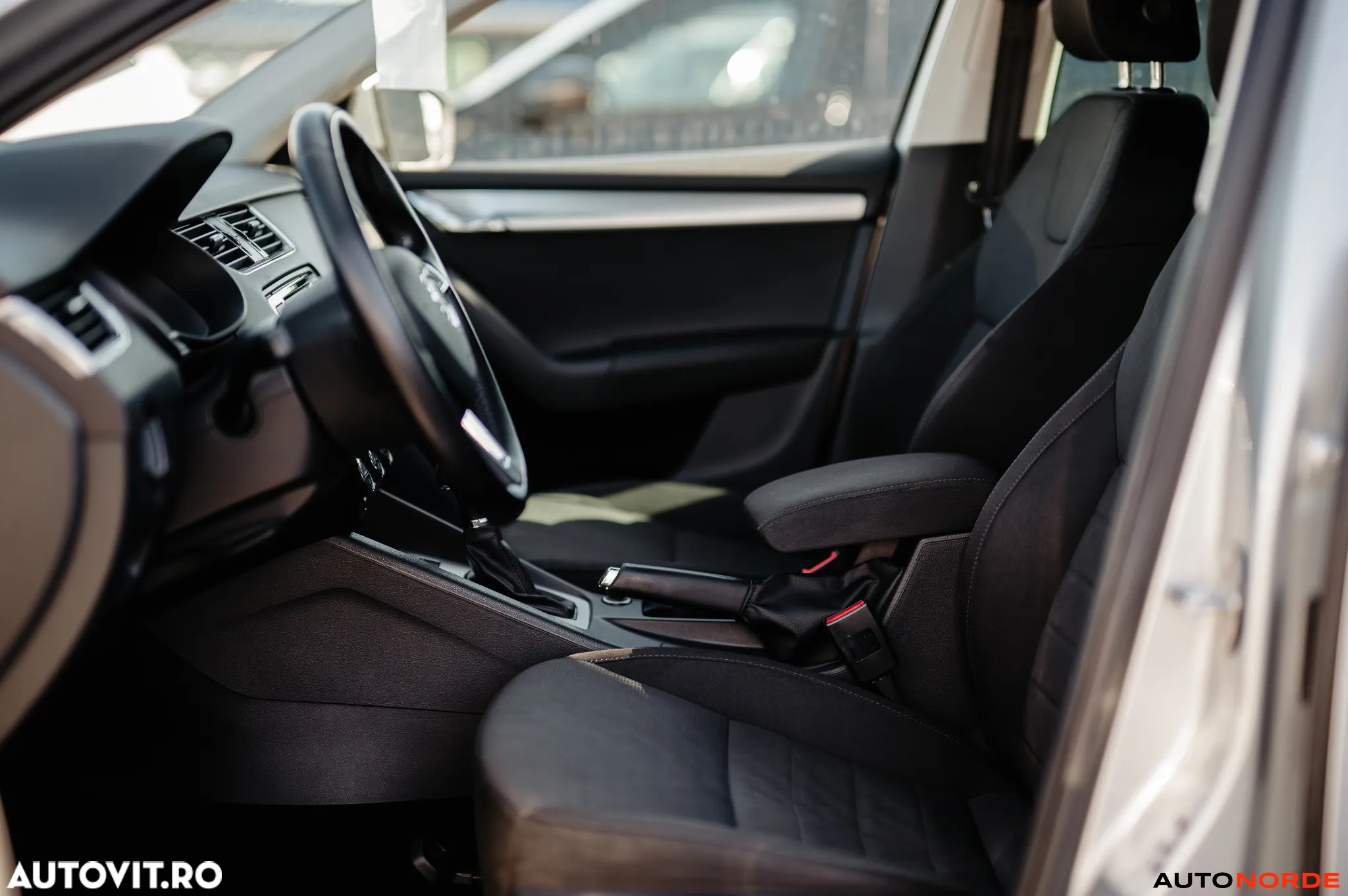 Skoda Octavia 2.0 TDI AMBITION DSG - 27