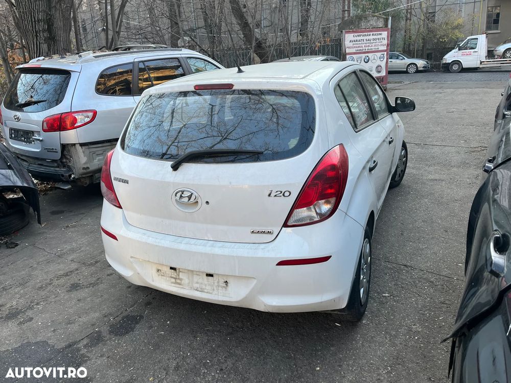Dezmembrez Hyundai I20 1,1 CRDI  2014 alb - 11