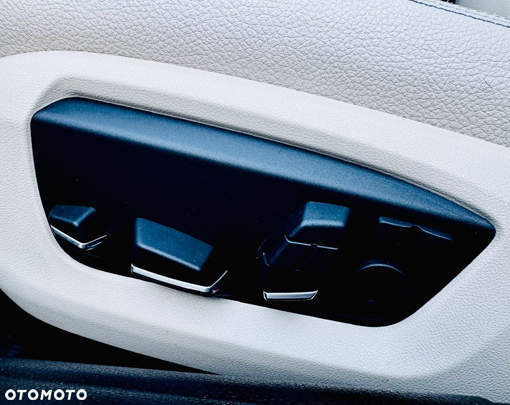 BMW Seria 5 520d Touring - 33