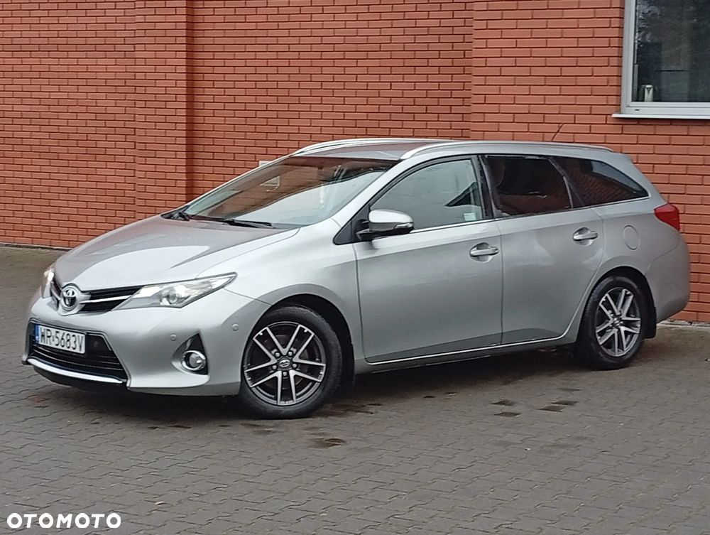 Toyota Auris - 11
