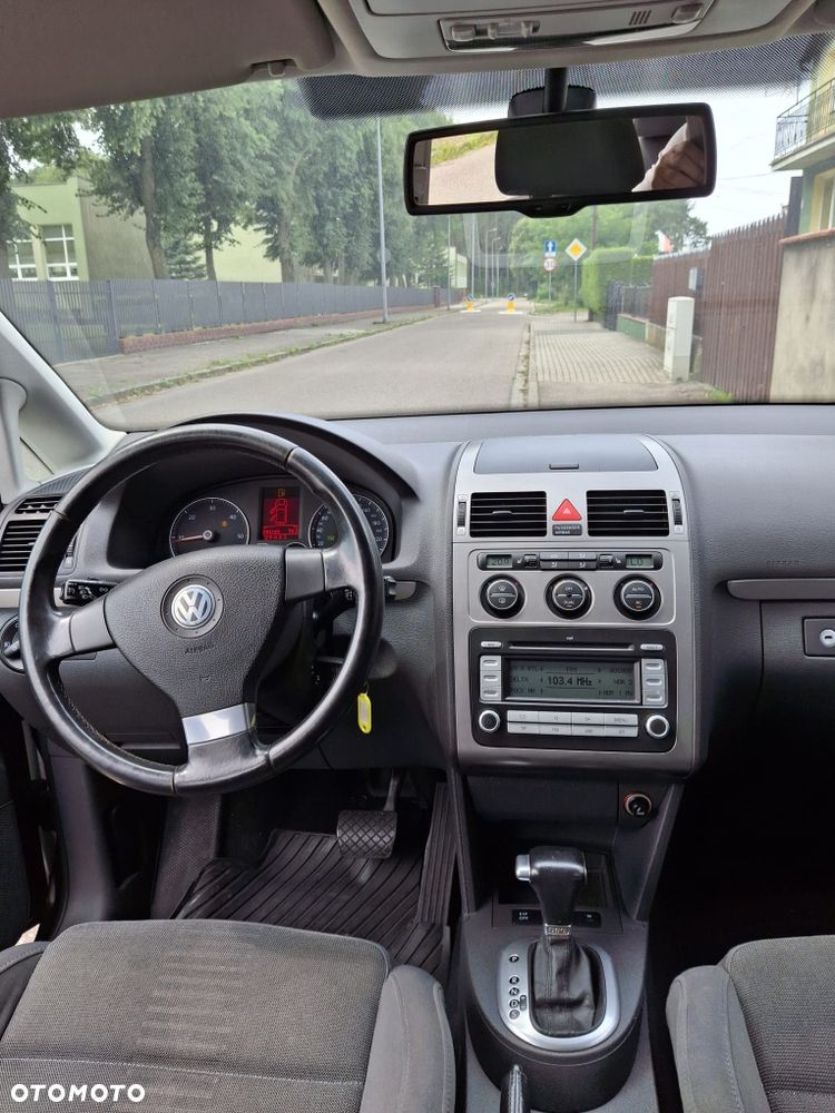 Volkswagen Touran - 6