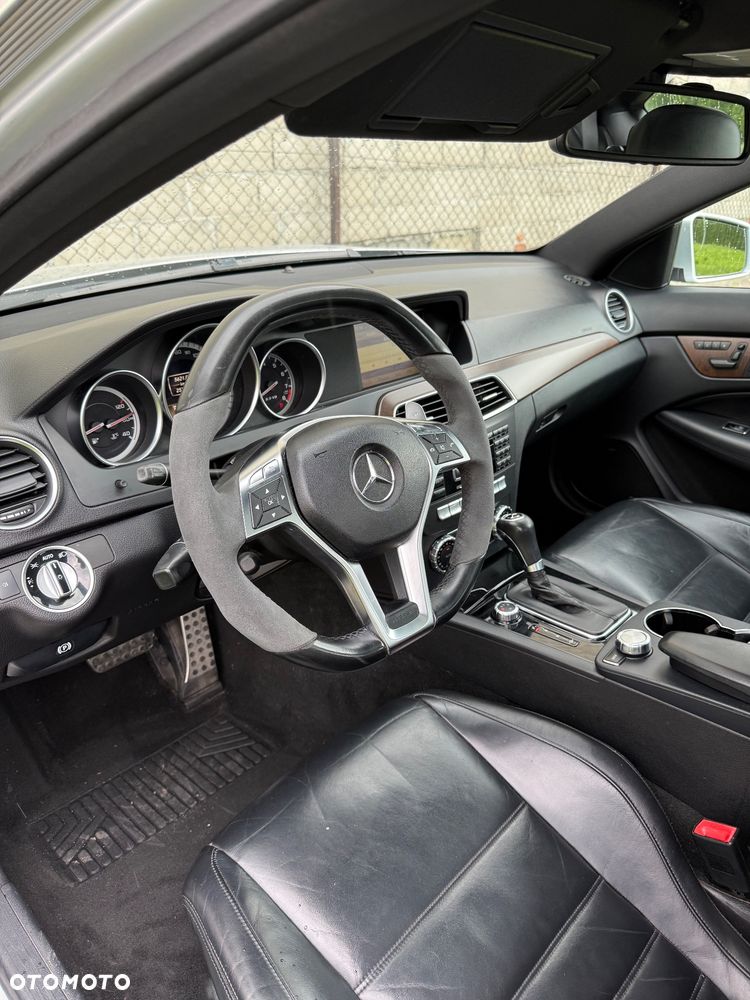 Mercedes-Benz Klasa C AMG 63 - 10