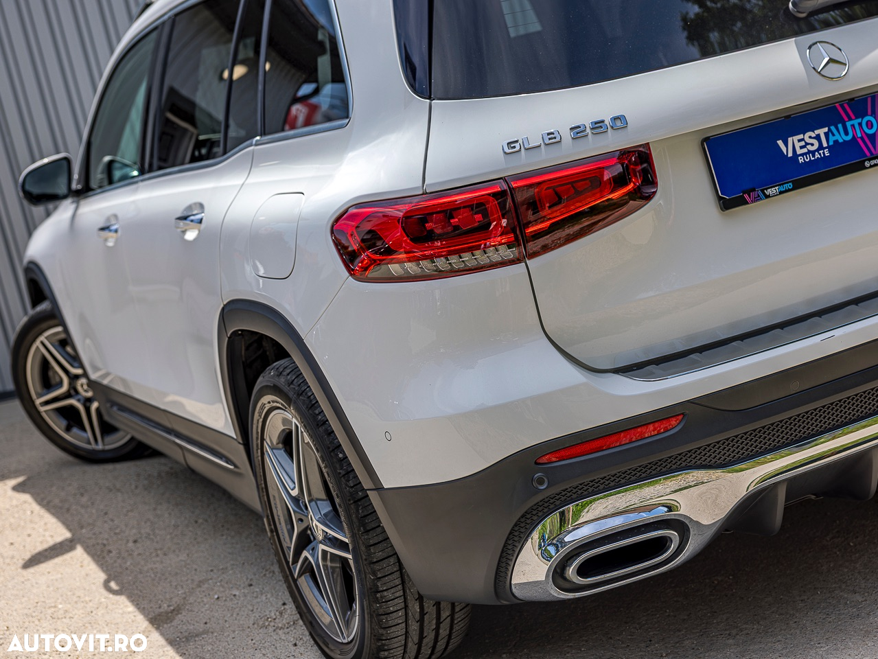 Mercedes-Benz GLB 250 4Matic 8G-DCT Style - 13