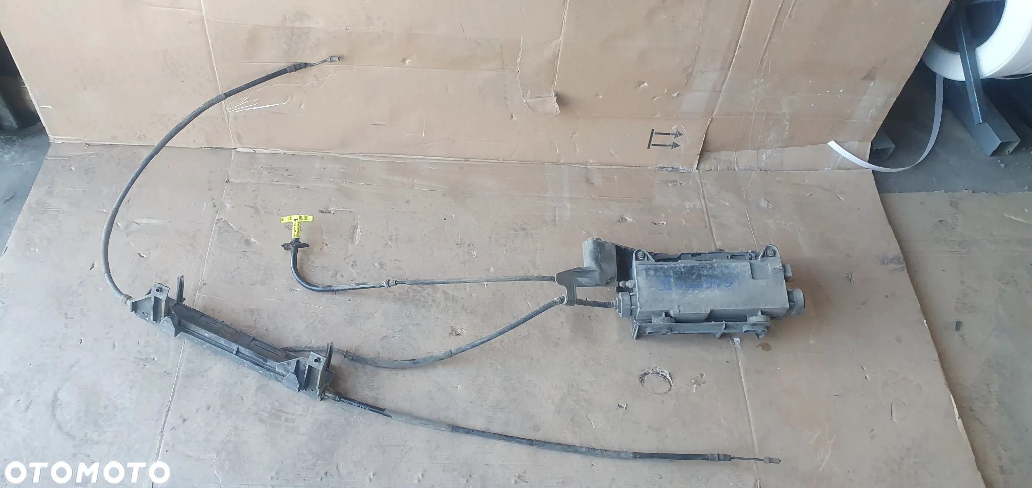 Mechanizm hamulca ręcznego elektryczny Renault Scenic II 8200311379 - 1