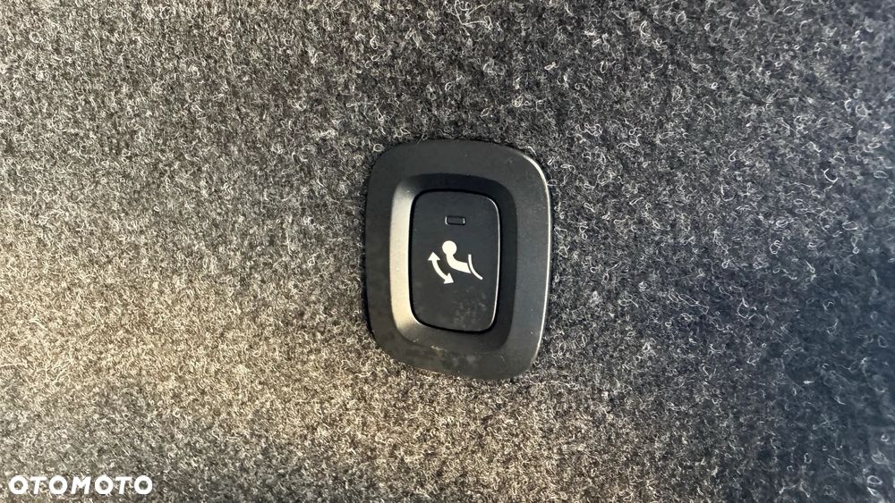 Volvo XC 40 T3 Geartronic Momentum Pro - 31