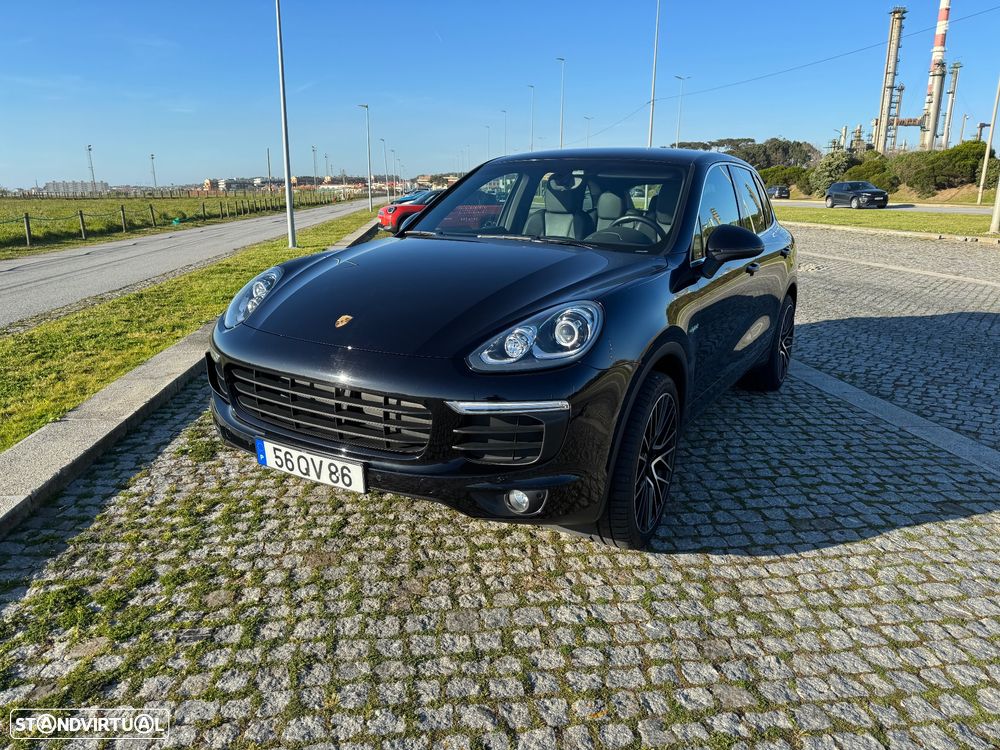 Porsche Cayenne - 1