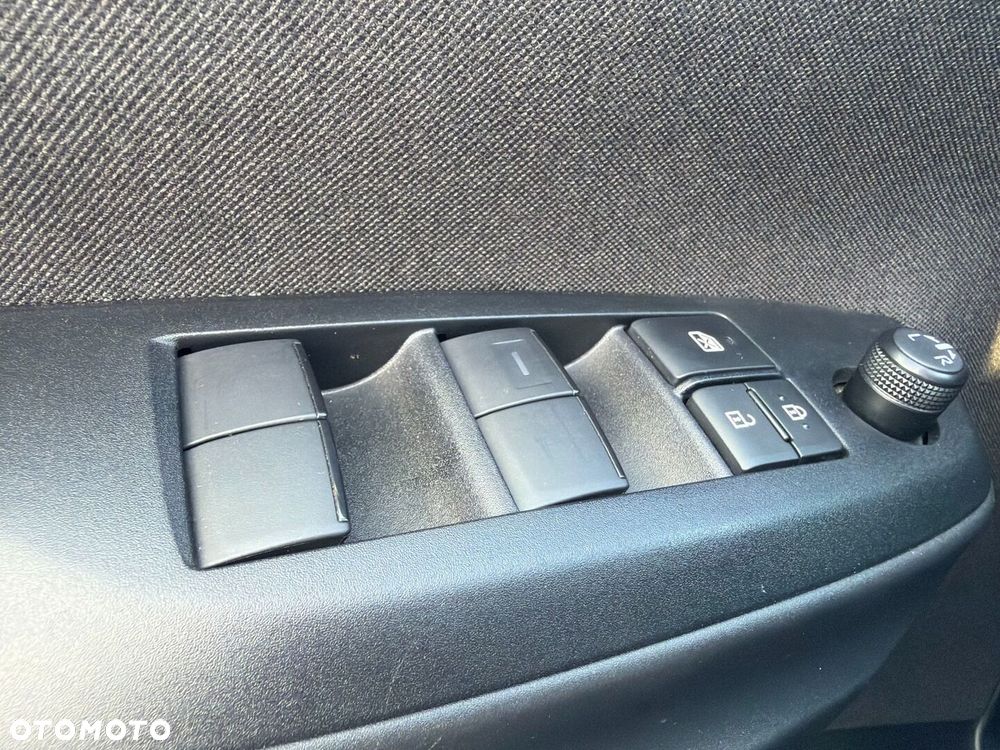 Toyota Yaris Hybrid 1.5 Style - 22