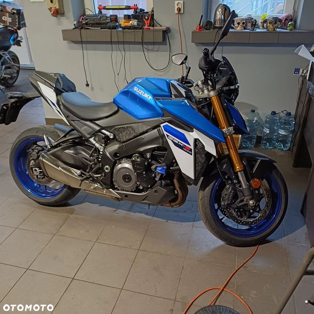 Suzuki GSX 1000 - 16