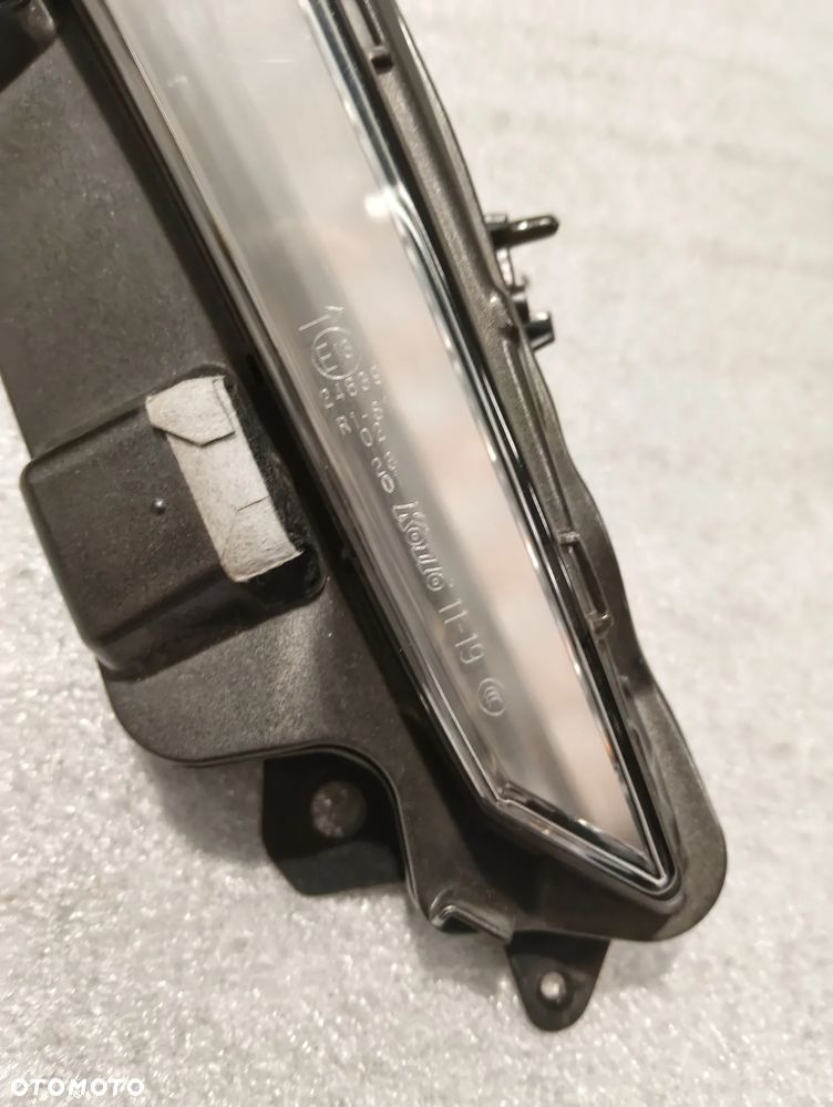Lexus LC LC500 LAMPA TYLNA PRAWA STRONA KOITO 11-19 - 4