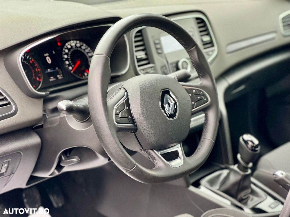 Renault Megane TCe Life - 6