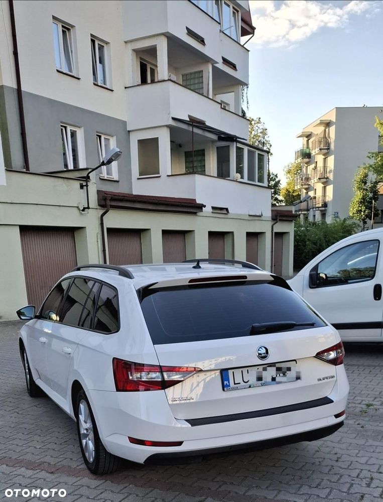 Skoda Superb 2.0 TDI Ambition - 3