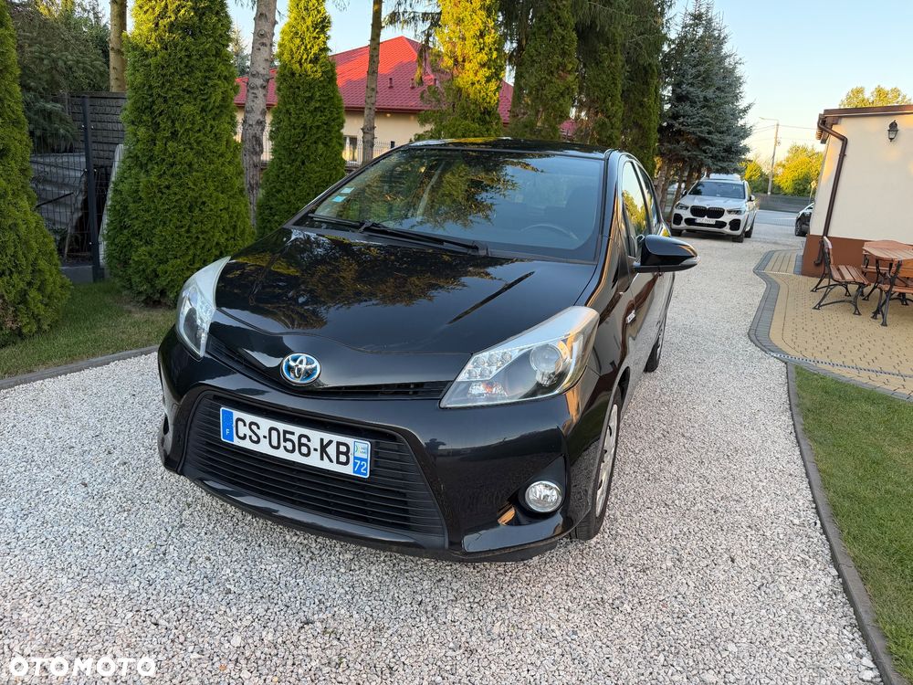 Toyota Yaris Hybrid 100 Life - 2
