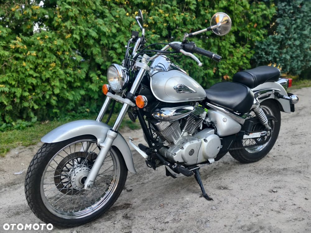 Suzuki Intruder - 9