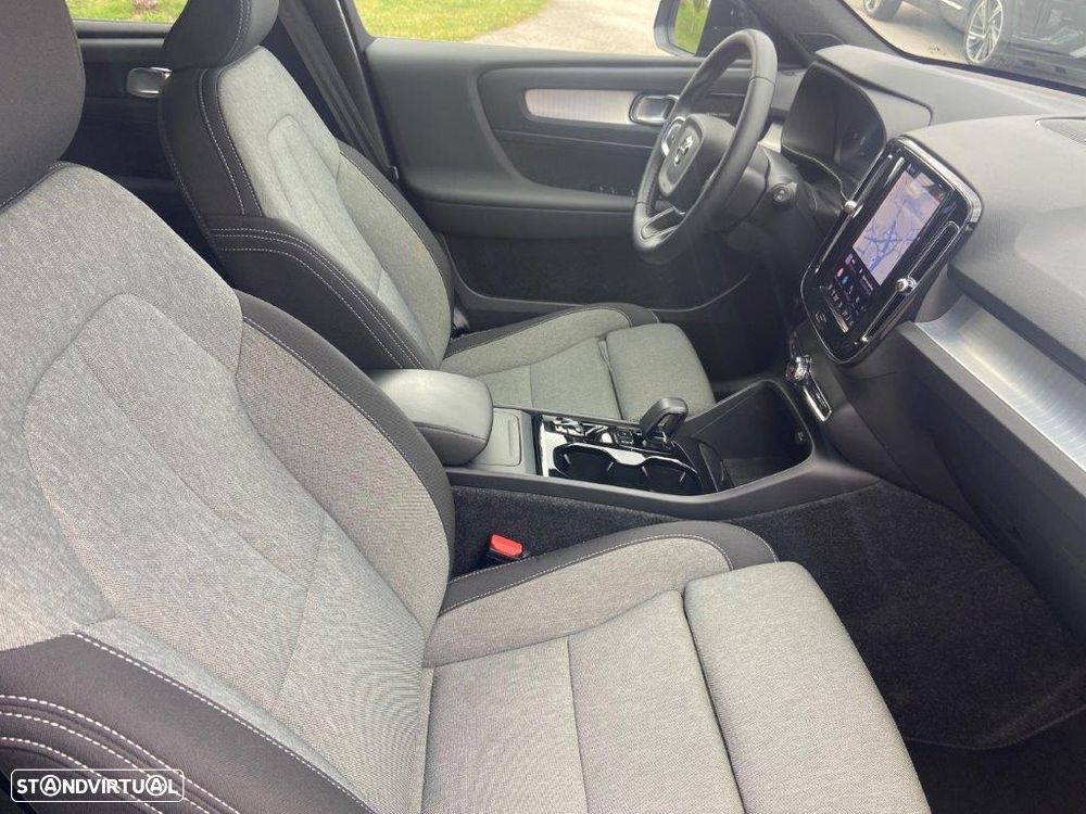 Volvo XC 40 2.0 B3 Black Edition - 12