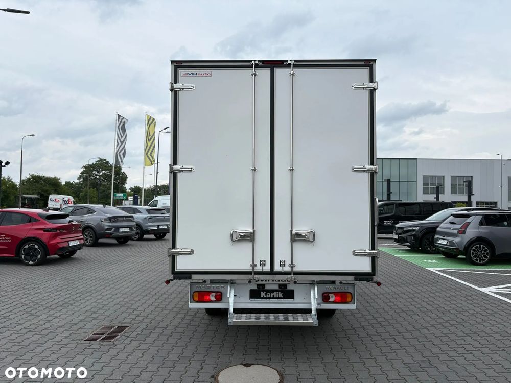 Renault nowy Master kontener 8 EP - 9