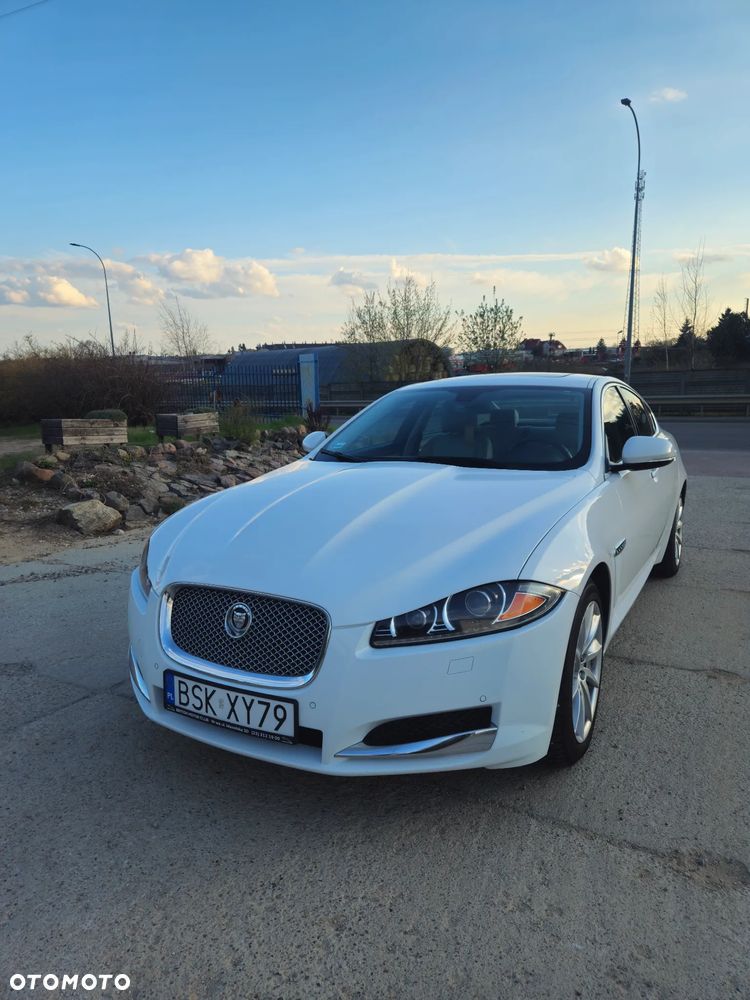 Jaguar XF 2.0 T Premium Luxury - 4