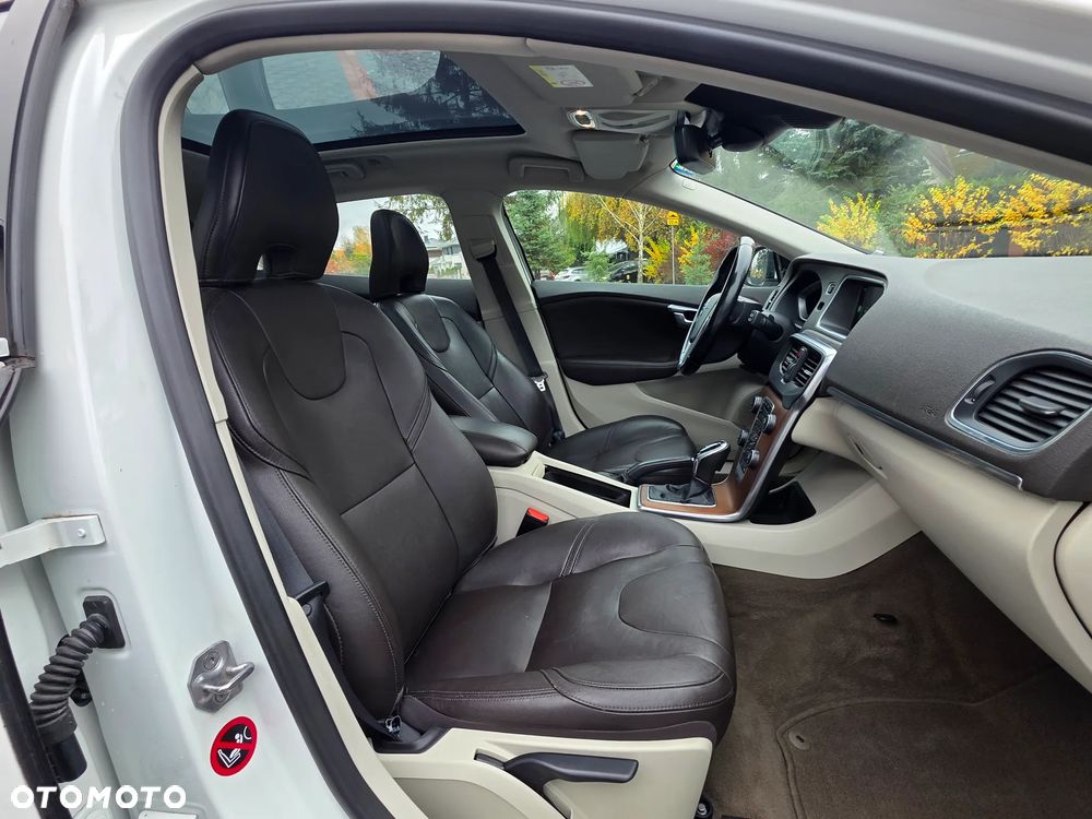 Volvo V40 - 14