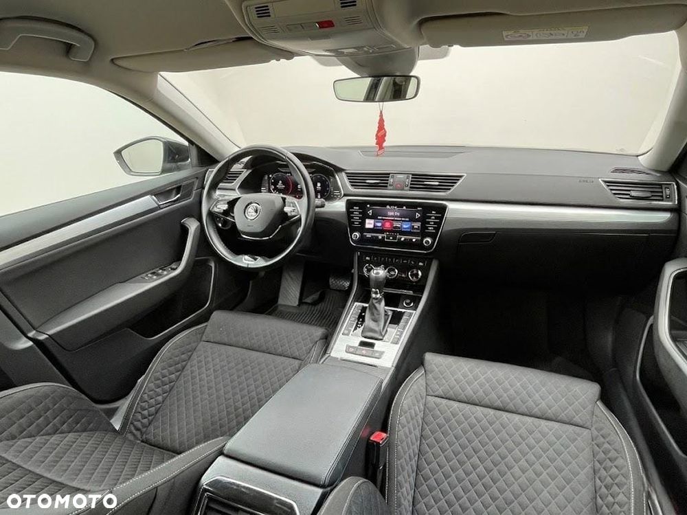Skoda Superb 2.0 TDI SCR Ambition DSG - 10