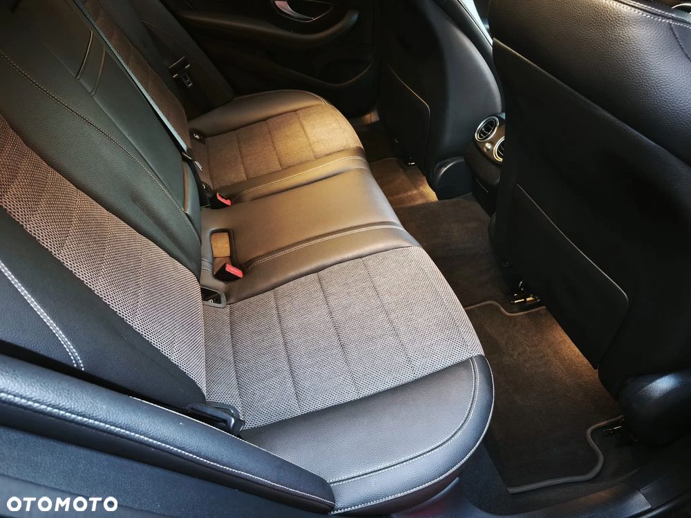 Mercedes-Benz Klasa E - 23