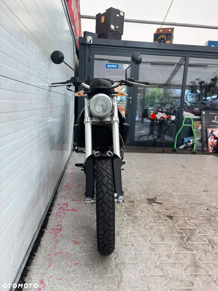 BMW G - 27