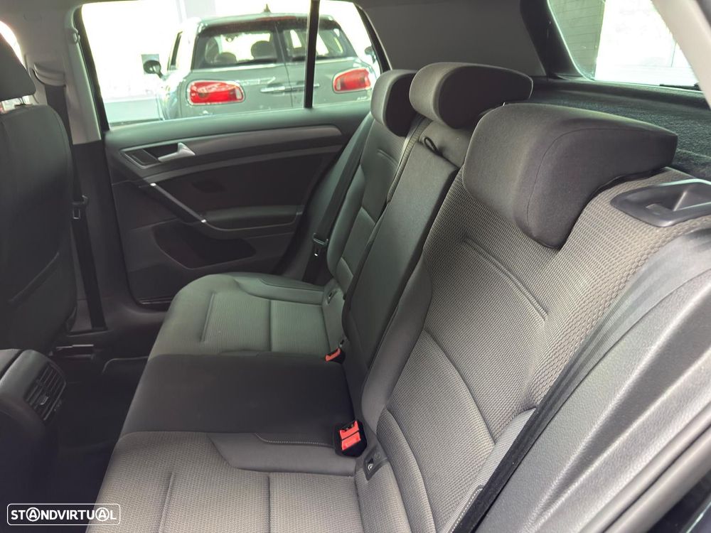 VW e-Golf AC/DC - 29