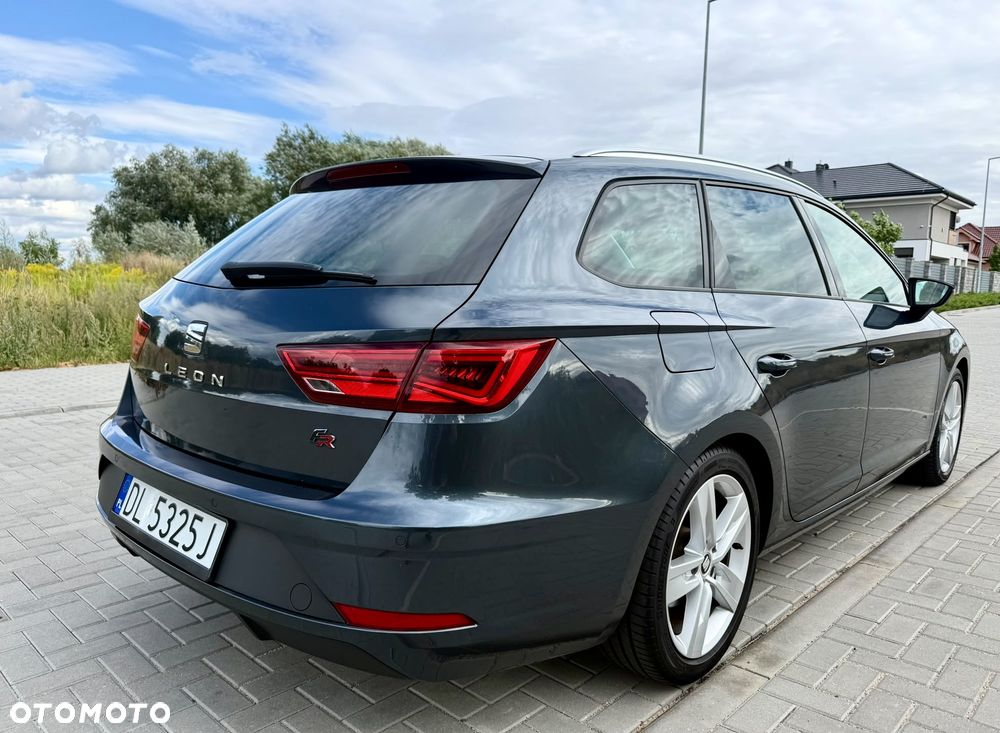 Seat Leon Sportstourer 1.5 eTSI FR DSG - 4