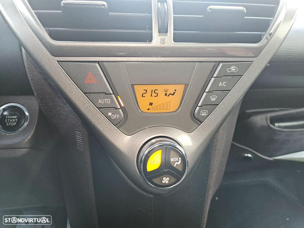Toyota iQ 1.33 VVT-i 2 EP - 3