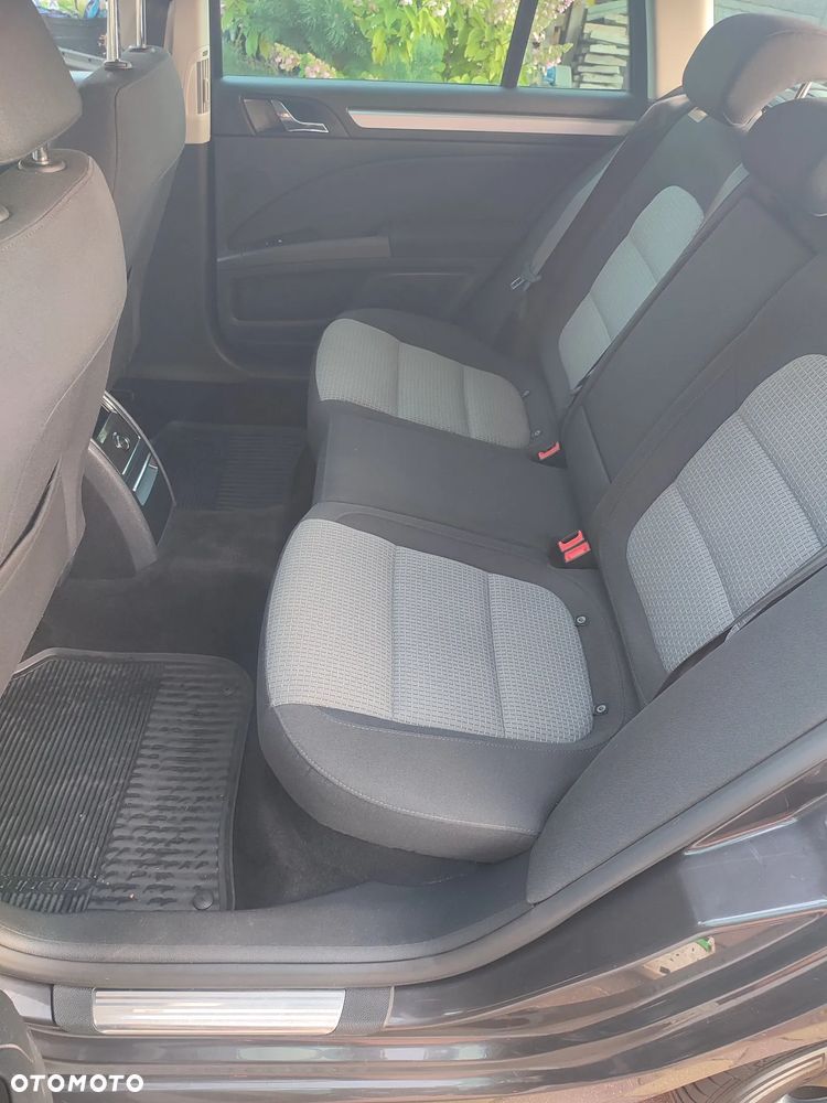 Skoda Superb 2.0 TDI Ambition - 14
