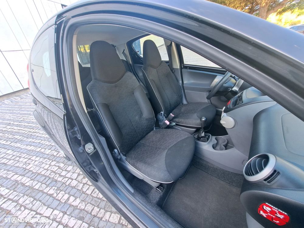 Peugeot 107 1.0 Urban - 22