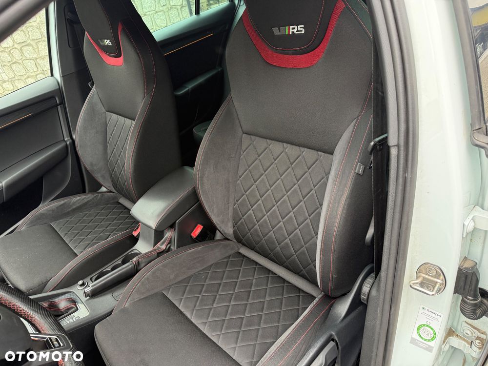 Skoda Octavia 2.0 TDI (Green tec) 4x4 DSG RS - 11