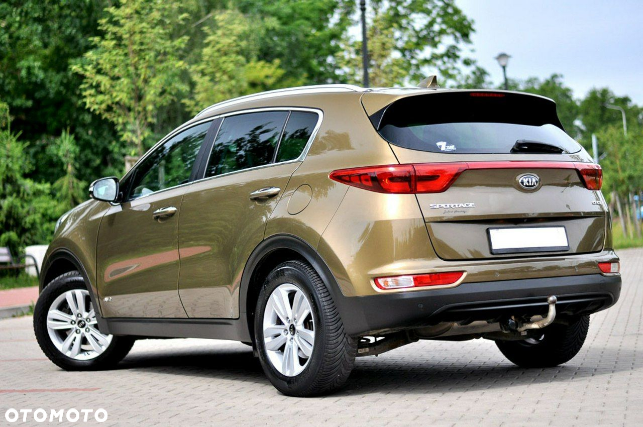 Kia Sportage 2.0 CRDI 4WD Automatik Dream-Team Edition - 31