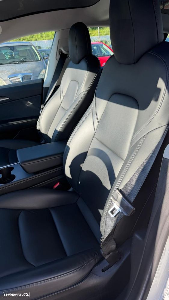 Tesla Model 3 Standard Range Plus RWD - 3