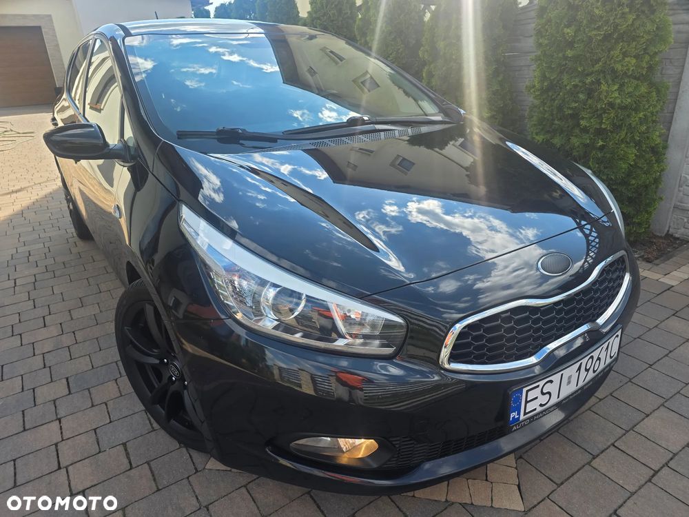 Kia Ceed - 11