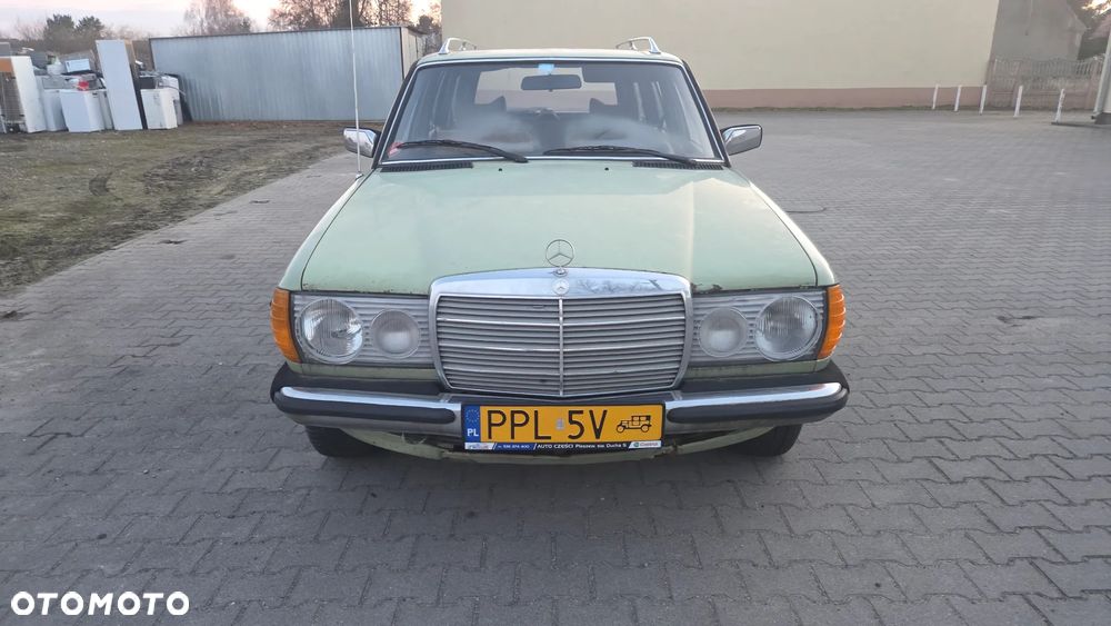 Mercedes-Benz W123 - 15