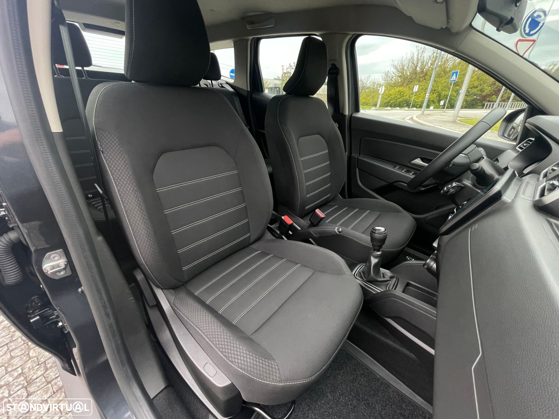 Dacia Duster 1.0 TCe Comfort - 35