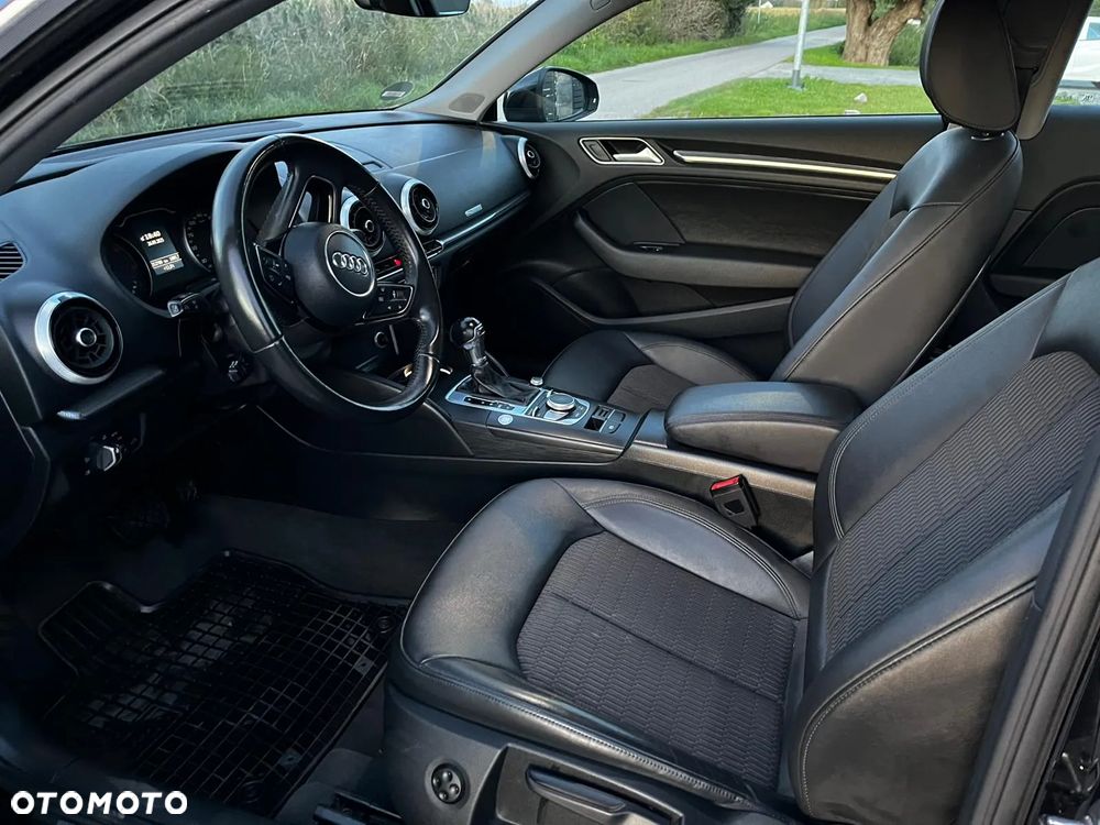 Audi A3 1.6 TDI S tronic - 32
