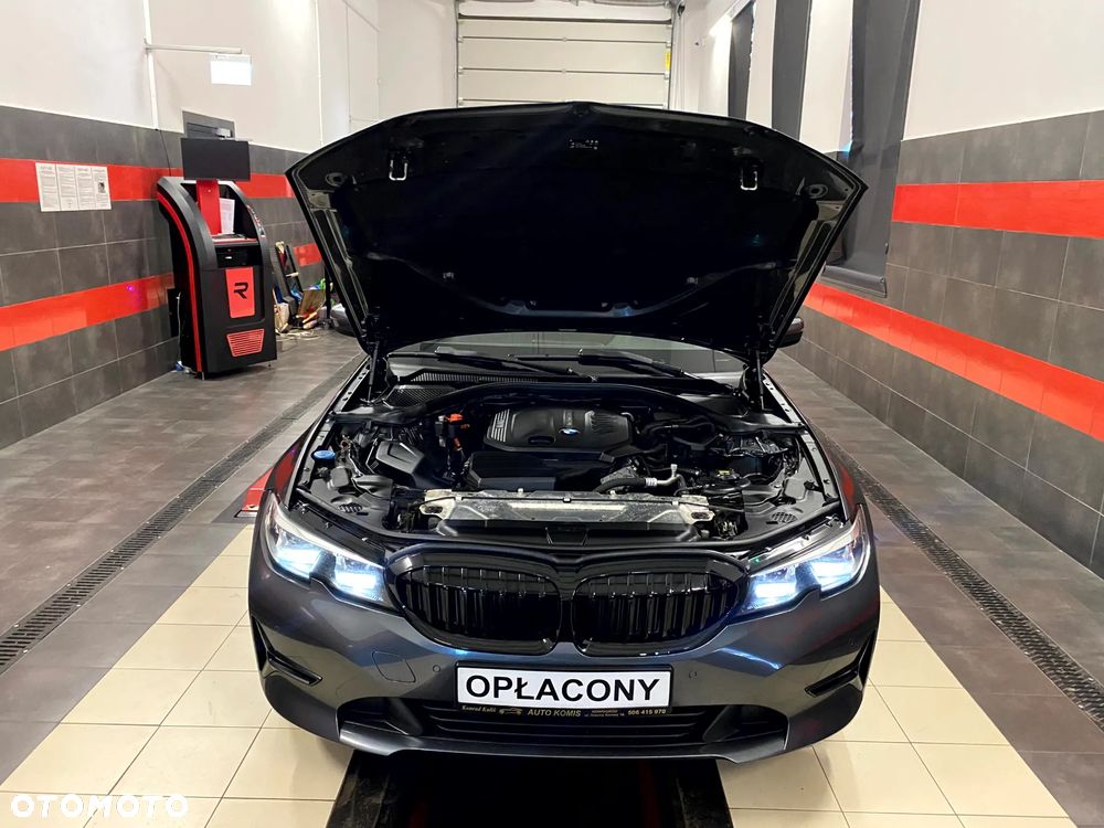 BMW Seria 3 320d Sport - 27
