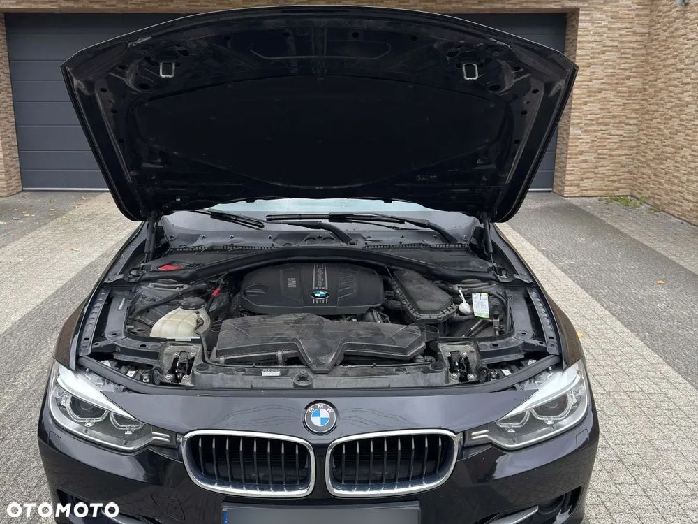 BMW Seria 3 318d Sport Line - 26