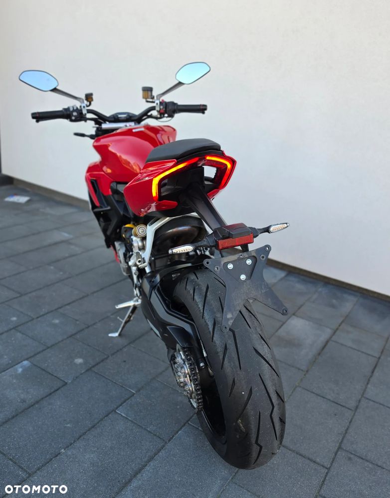 Ducati Streetfighter V2 - 29