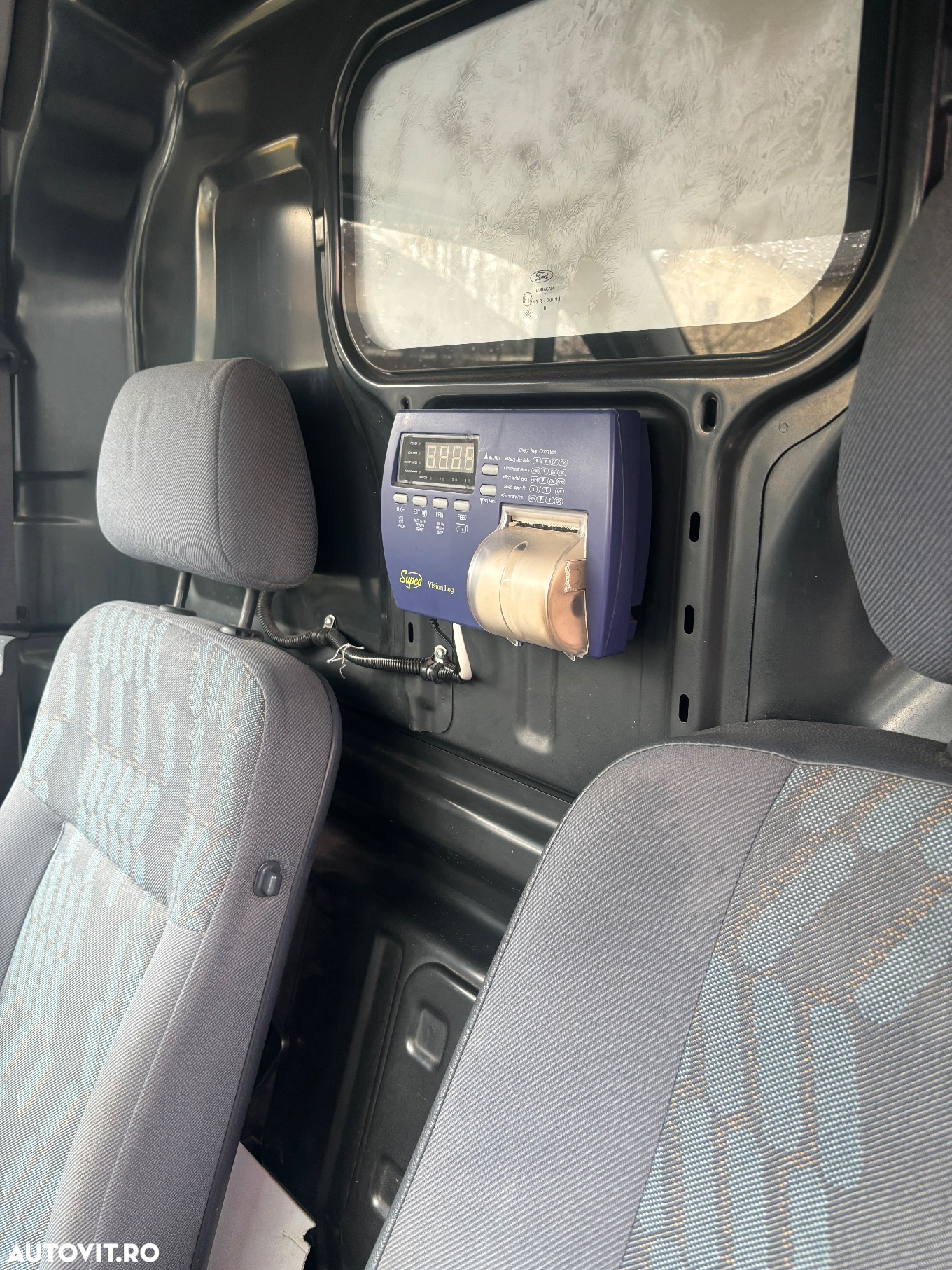 Ford Transit Connect - 9