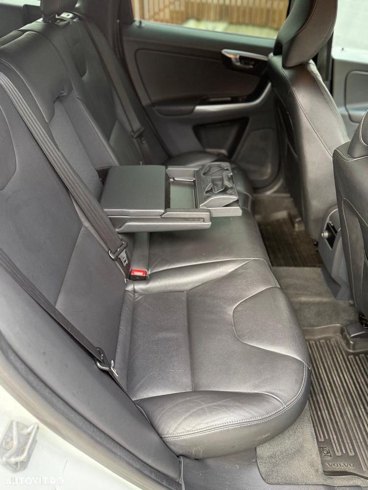 Volvo XC 60 D4 VEA Start-Stop Momentum - 18