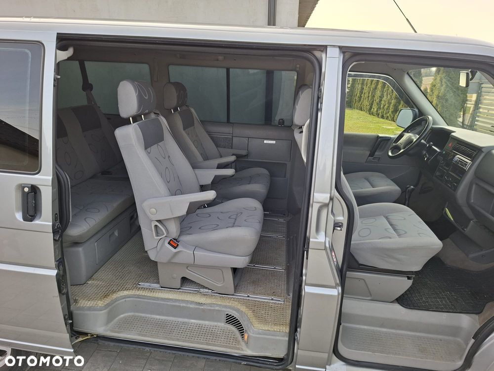 Volkswagen Multivan Standard - 10