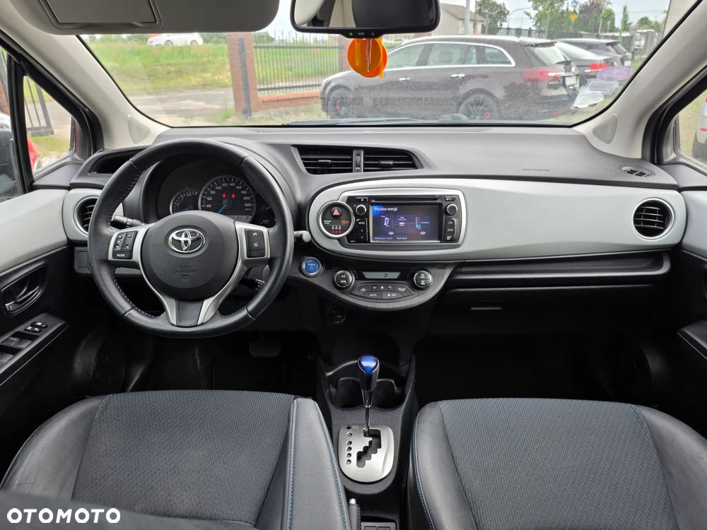 Toyota Yaris 1.5 VVT-i Lounge - 28
