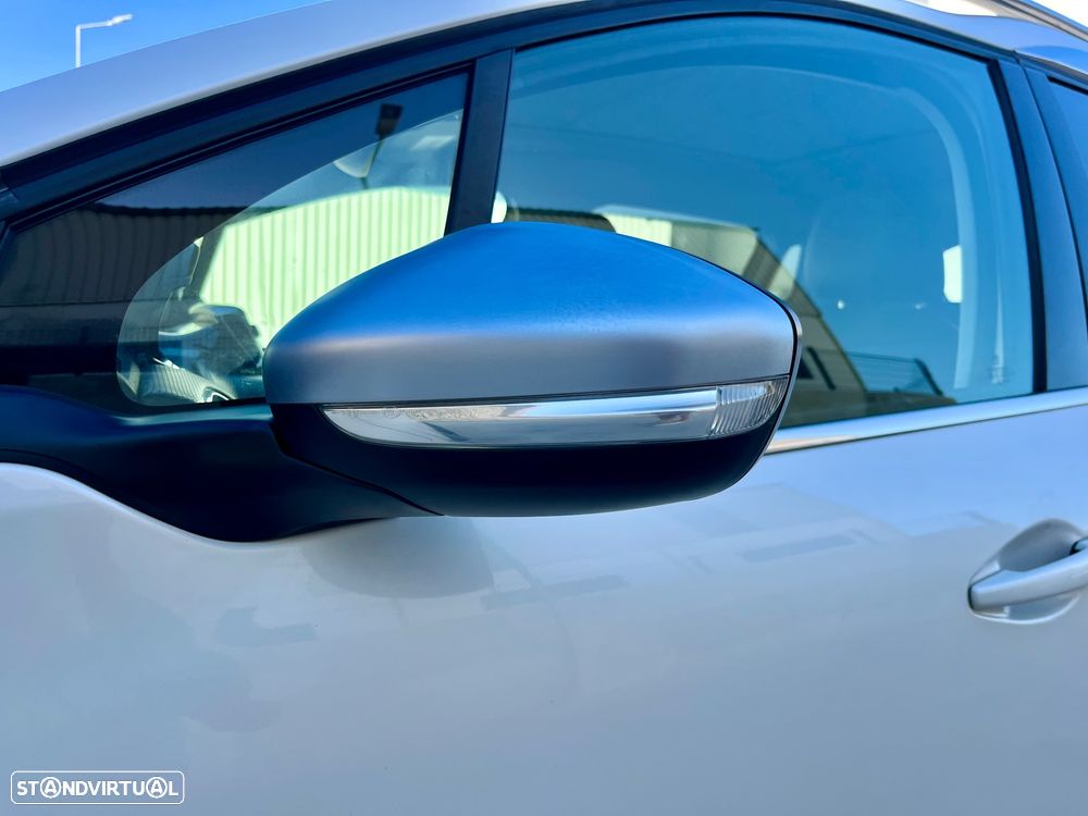 Peugeot 2008 1.2 PureTech Style - 38