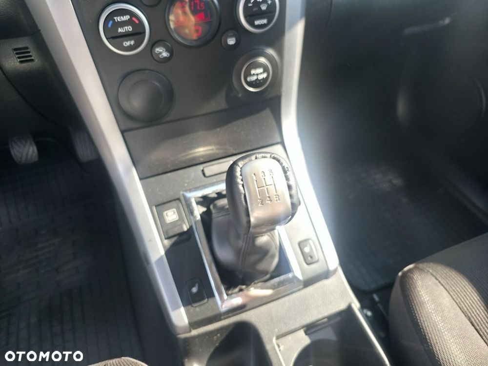 Suzuki Grand Vitara - 12