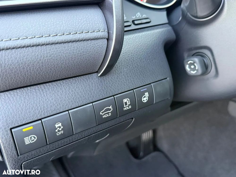 Toyota Camry - 27