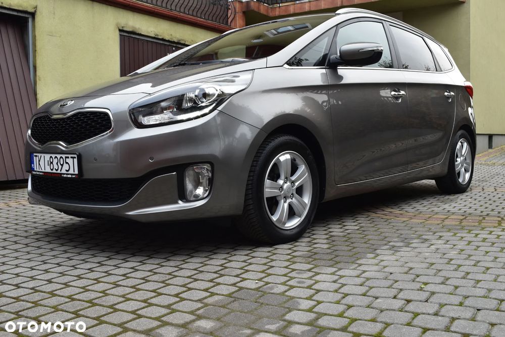 Kia Carens - 15